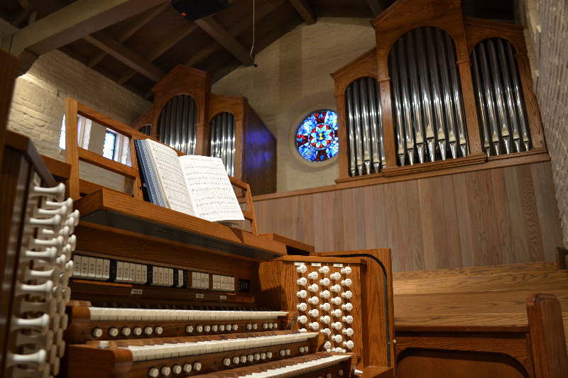 Các loại đàn piano chuyên dùng cho nhà thờ