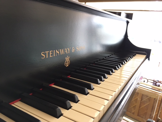 Giá Đàn Piano Steinway tại Việt Nam