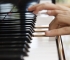 Chơi đàn bán chuyên thì nên chọn đàn piano loại nào?