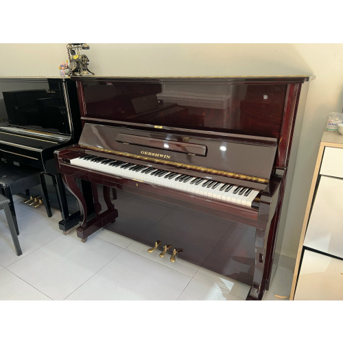 Piano Gershwin G110